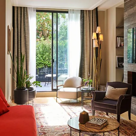 Maison Barnes Trocadero Hotel 5*