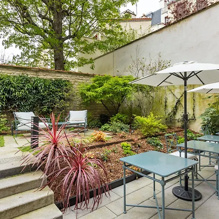 Maison Barnes Trocadero Hotel